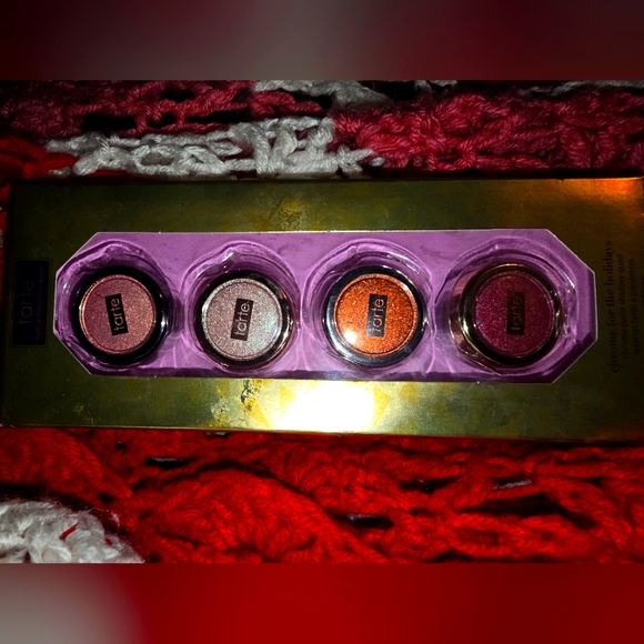 COPY - Tarte eye shadow - Picture 2 of 2